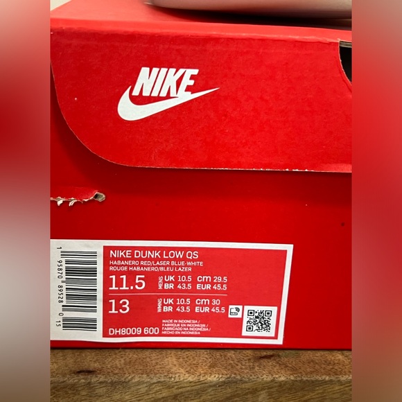 New in Box Nike Dunk Low QS
LeBron James Fruity Pebbles size 11.5 - Picture 3 of 3